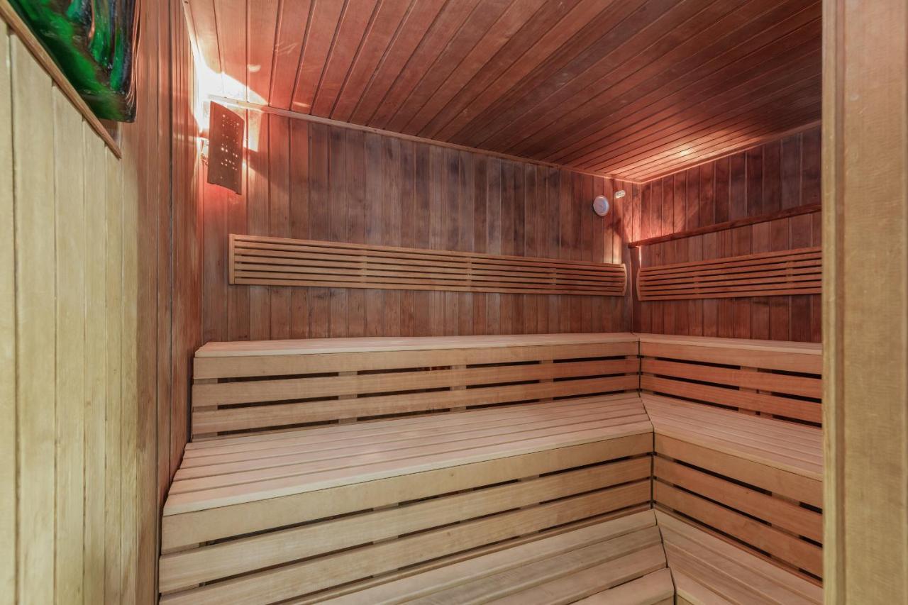 Aparthotel Mezzanine In 5 Star With Swimming Pool By Renters