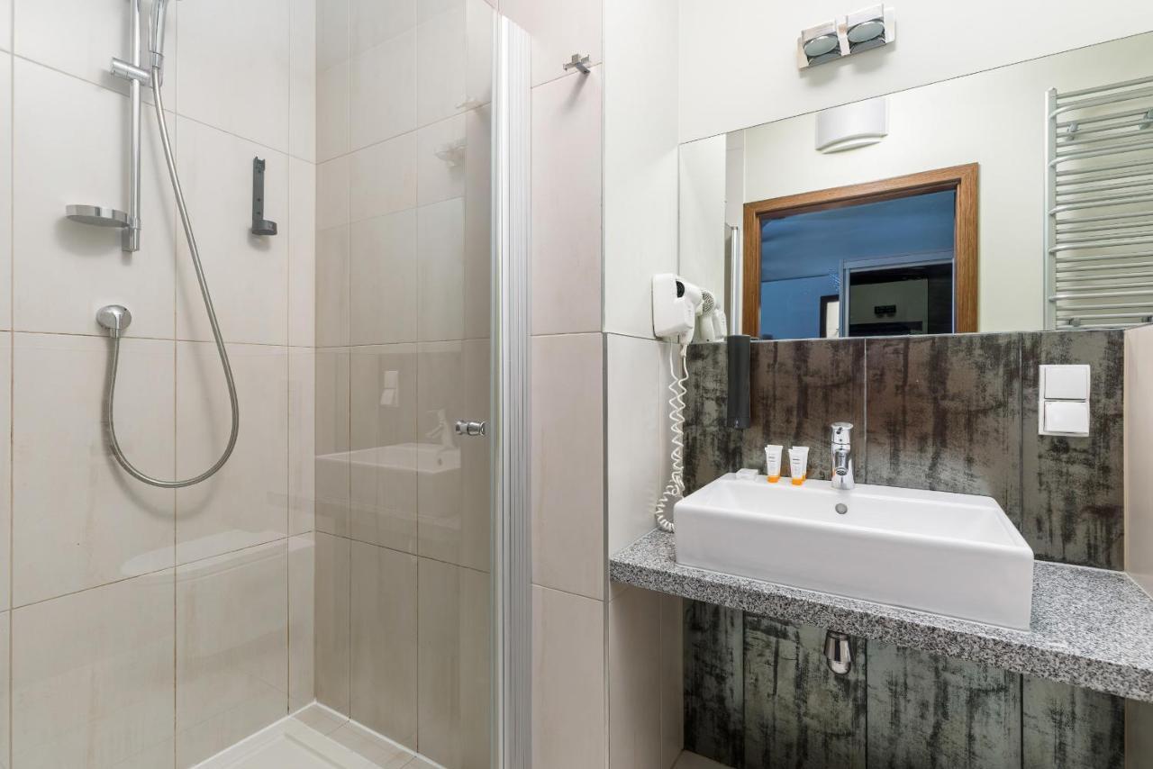 Mezzanine In 5 Star With Swimming Pool By Renters Aparthotel