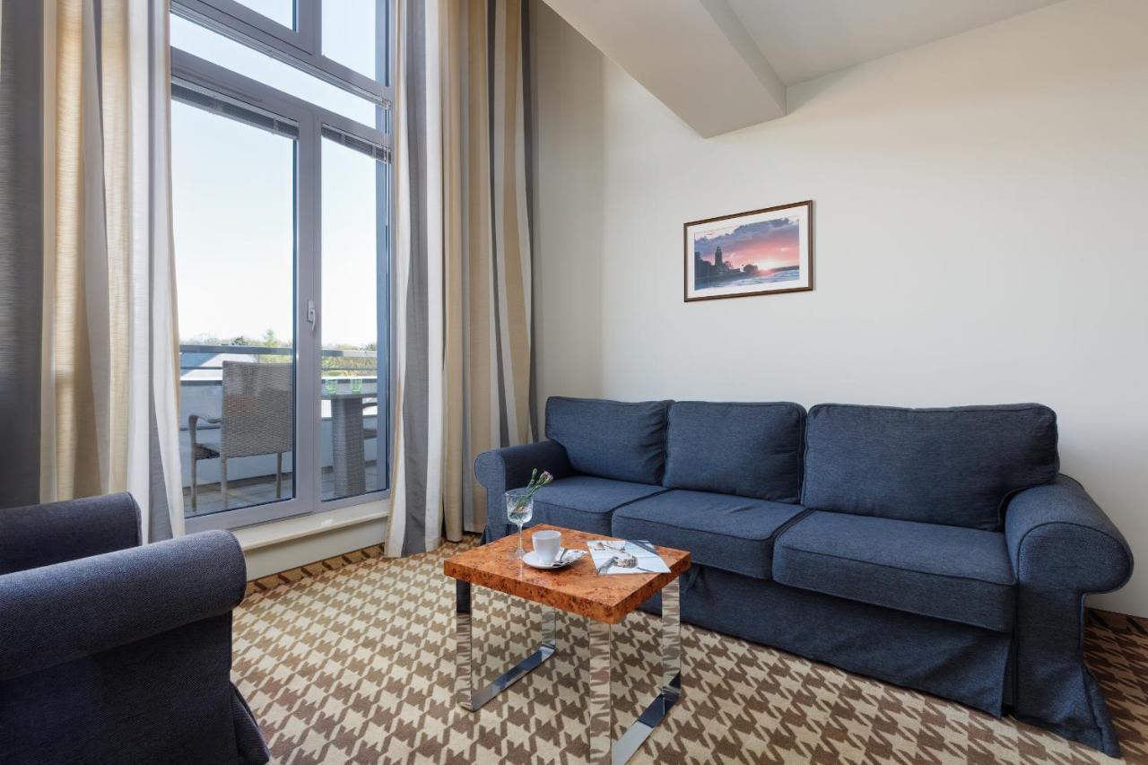 Aparthotel Mezzanine In 5 Star With Swimming Pool By Renters *
